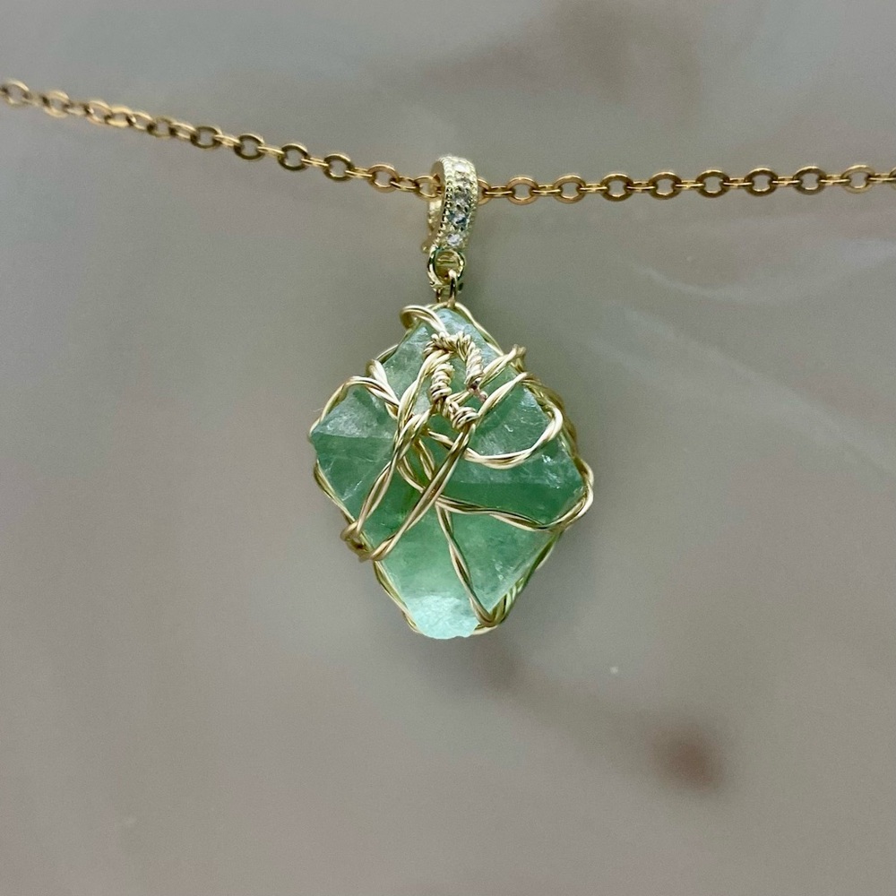 Green Fluorite Gold Wire Wrapped necklace P53